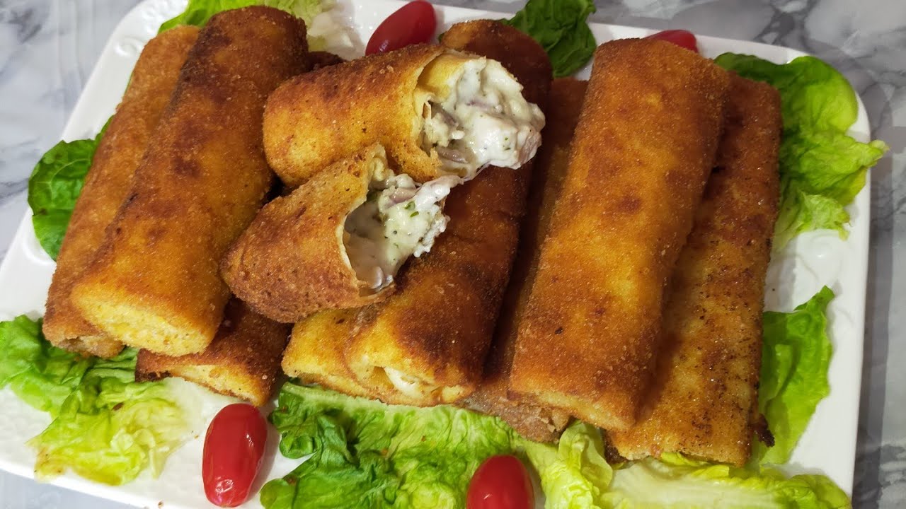 كريب مالح محشو بالصلصة البشاميل وصدر دجاج مذاق روعة👌وتقرميشة يا سلام👍😋