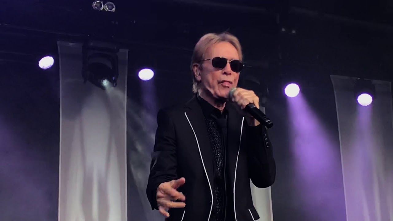 Cliff Richard live Minute You’re Gone / Congratulations Cartmel 28.6.19