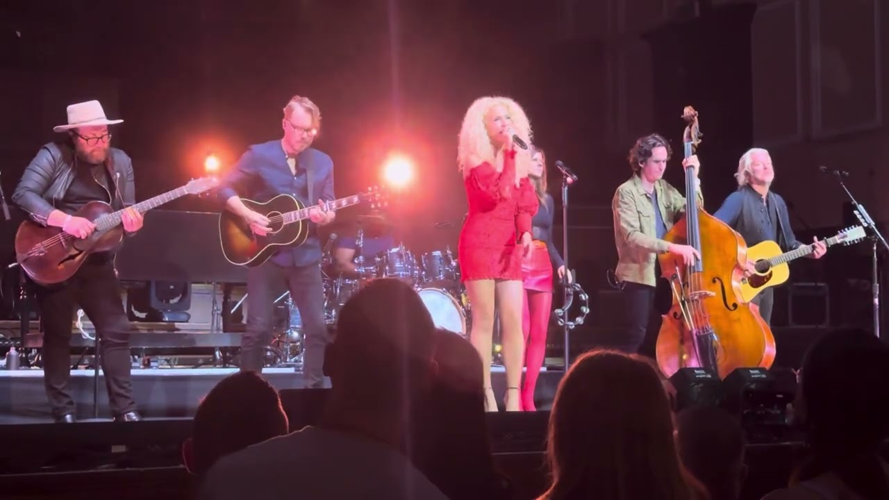 Little Big Town - Evangeline - Live at Newcastle O2 City Hall 14.09.24