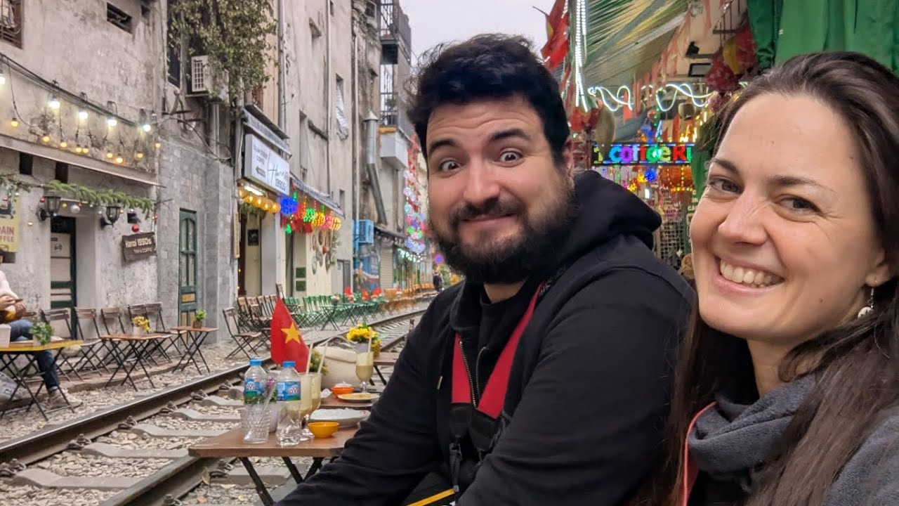 Joe and Charlie Go To Vietnam 🇻🇳🏍️🛵🛴🏮🚦🚗🌟 beep beep Hanoi beep beep