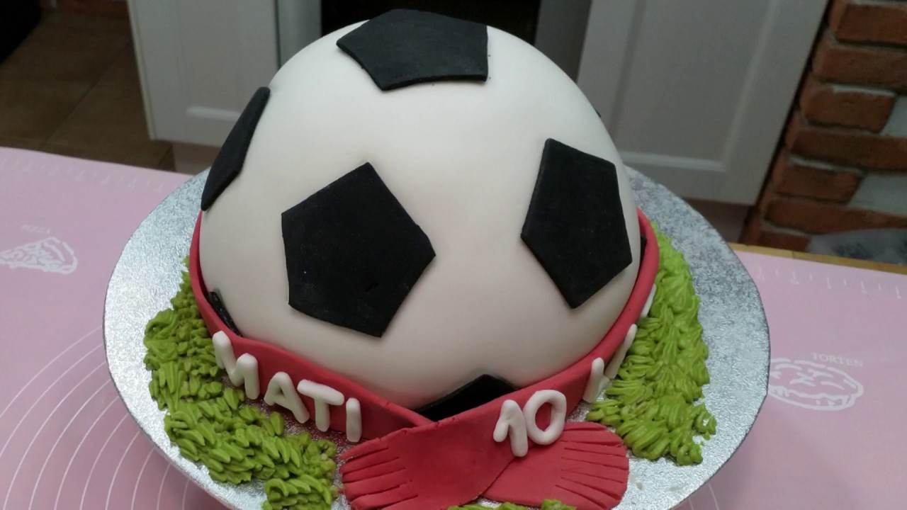 Tort w kształcie piłki