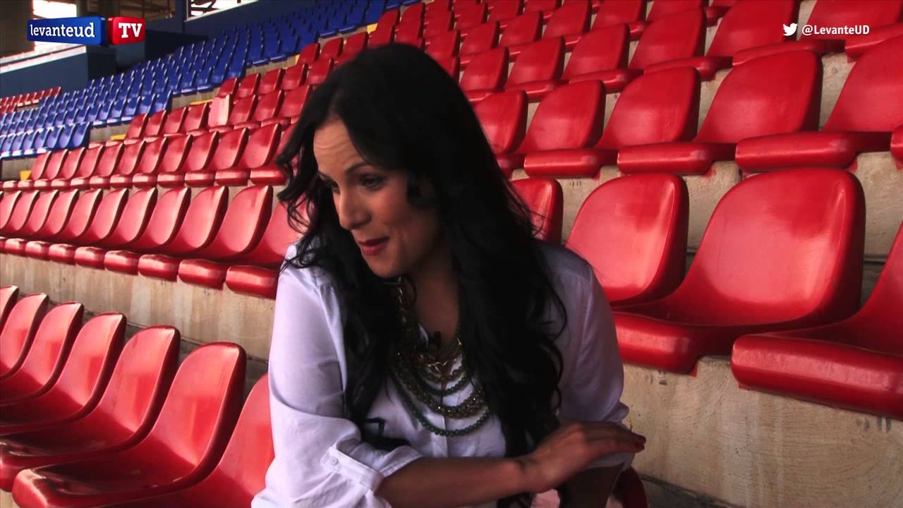 Cintia Merino realiza una versión flamenca del himno del Levante UD