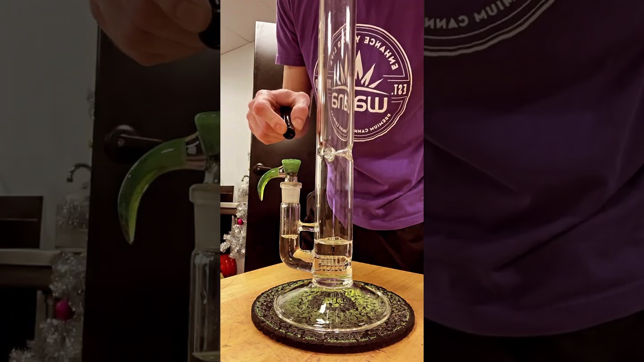 Super Stacks! Bong Rips at Work! Best Job Ever! #420 #sesh #smoke Bongs are life! Fat sesh! #smoking