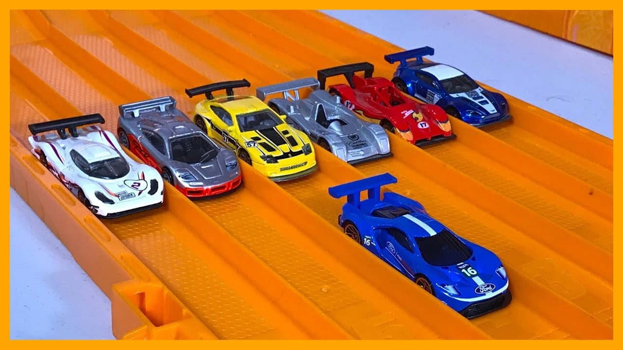 2016 FORD GT RACE vs 6 RACE CARS - HOT WHEELS