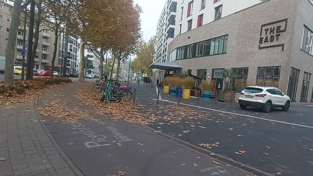 Euro  Bank und .Umgebung Hotel.EinkaufCentre Rewe Frankfurt am Main