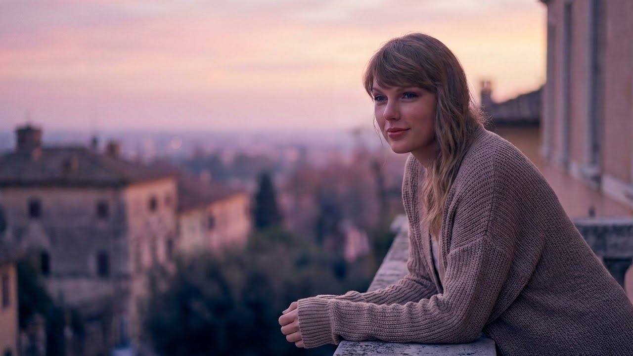 Taylor Swift – “Kiss Me”