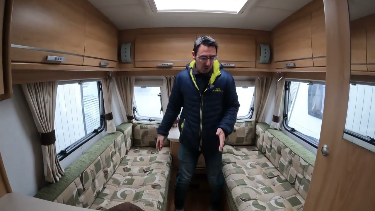 Small light weight caravan for sale, Lunar Ariva 2009