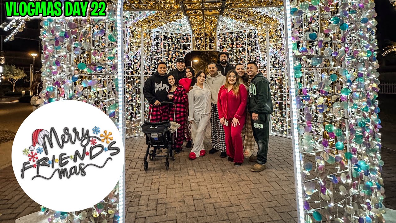 HILARIOUS FRIENDSMAS 🎄🎅🏽 *PLAYING WHITE ELEPHANT* VLOGMAS DAY 22