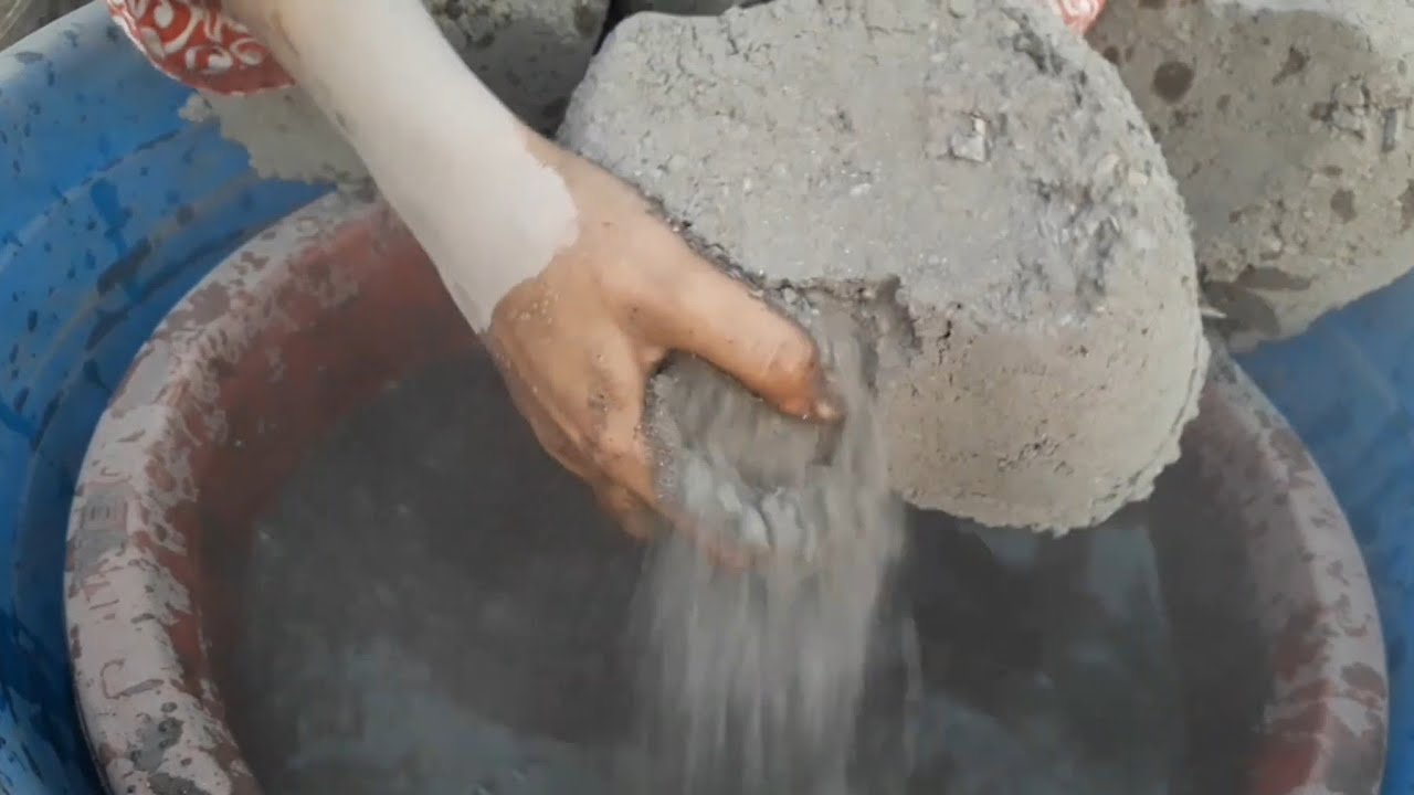 Mini📸🙃🥀soft mud dirt pouring in water tub+mud apple's crumbling in water tub ASMR 💦✔️💯