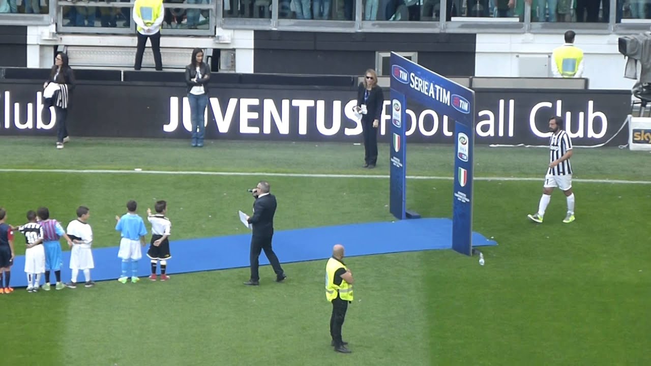 PREMIAZIONE DELLA JUVE  CAMPIONE  D' ITALIA  2013/2014