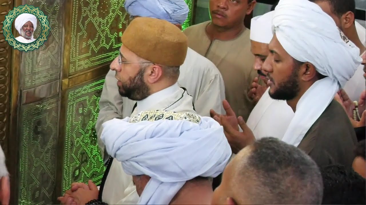العلامه الاسلامى الدكتور أسامة الأزهرى فى زيارةمقام السيد الشريف على المنصوراوى قدس الله سره الشريف