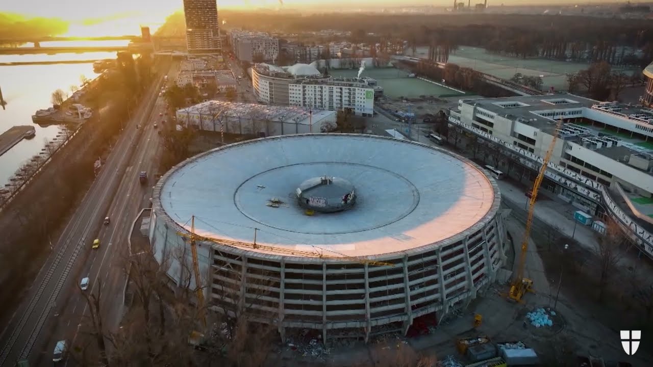 Spektakulär: Das Dach des Ferry-Dusika-Stadions wird abgetragen