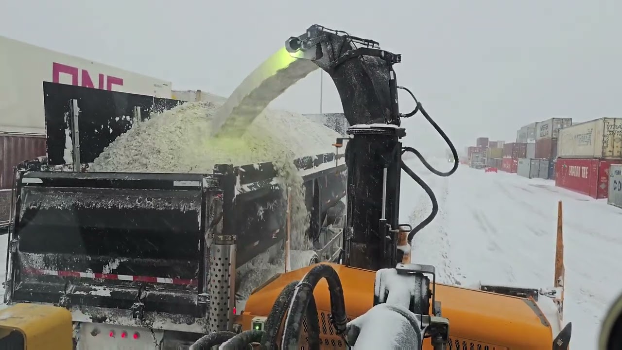 Déneigement de la tempête de neige du 13 février 2025 à Montréal. #Snowremoval !