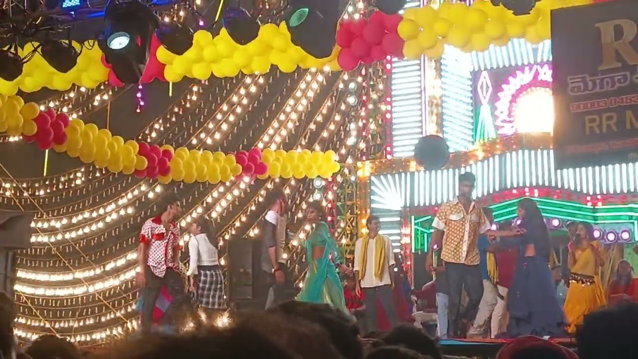 Romantic dance performance in Tirunala...🤤🤤🤩🥰😘