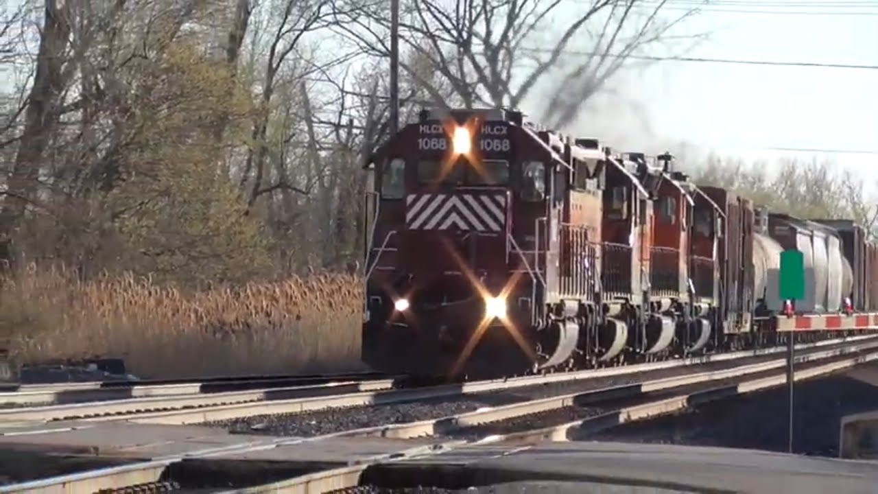 HLCX 1068 Meets BNSF 7394 in Coal City, IL 4/20/19