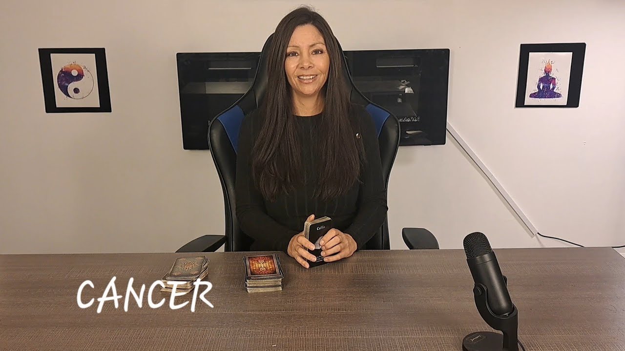 CANCER ♋️NEW LOVE! YOU ARE ABOUT TO FALL IN LOVE! YOU SEE A FUTURE WITH THIS PERSON!