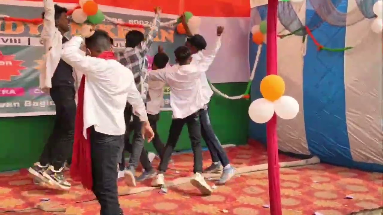 जबरदस्त नाटक  और डांस 