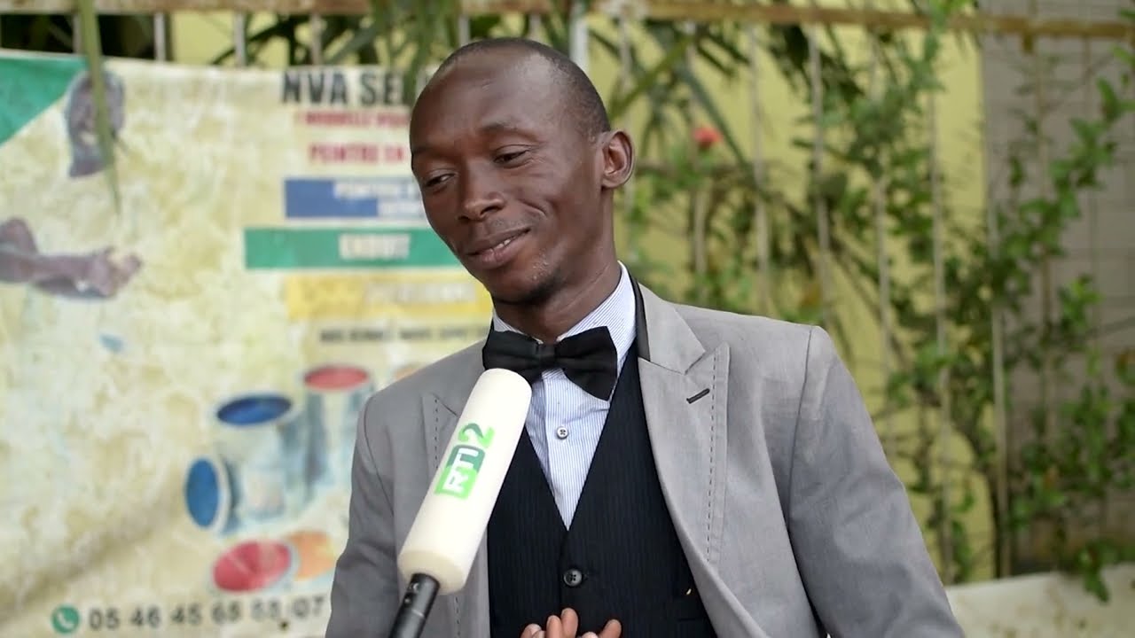 À la rencontre de Michaël Bleu Gon, un vendeur de noix de coco atypique