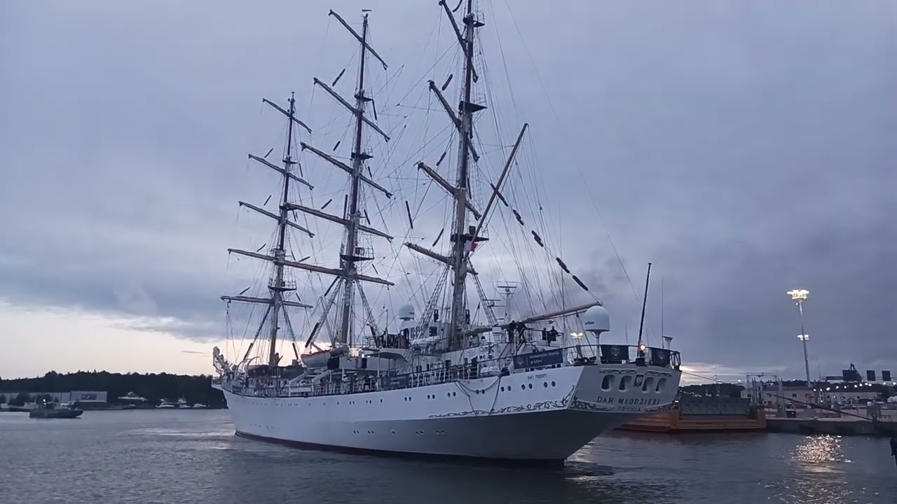 The Tall Ships Races 17/7/2024 Turku - Dar Młodzieży Arrives In Turku (Full Docking)