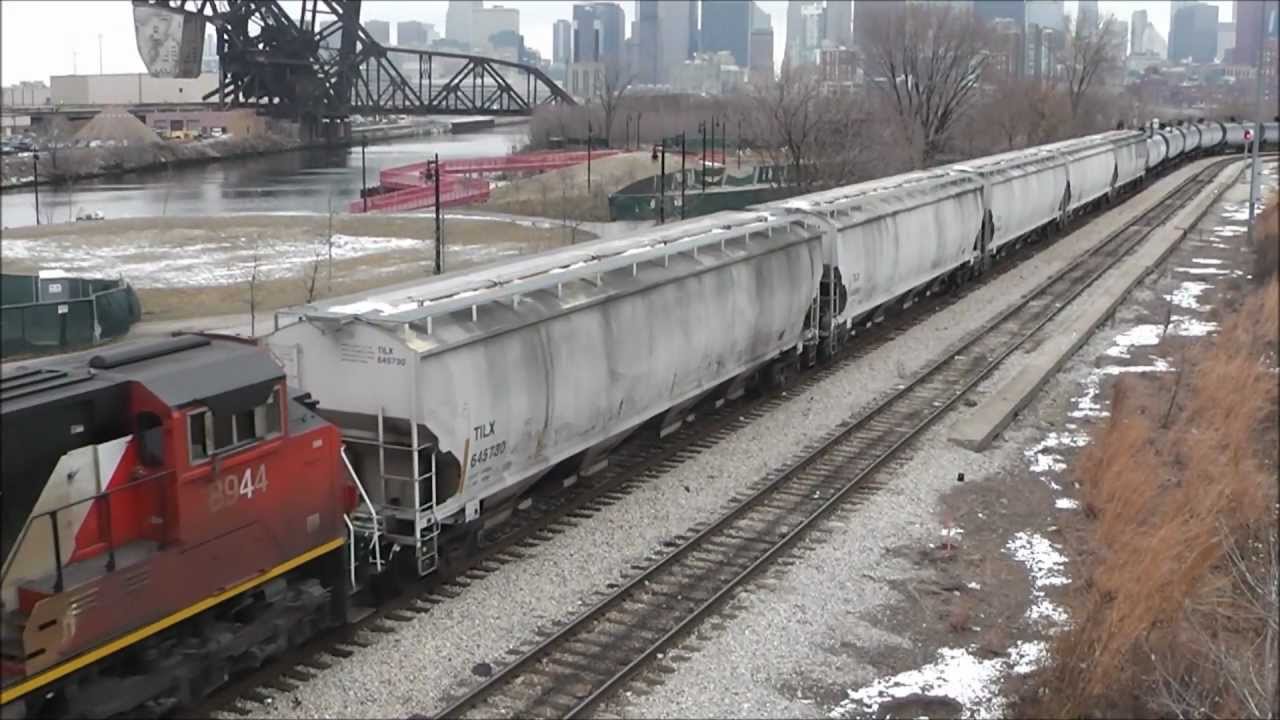 CN & Amtrak Action from the 18th St Viaduct, Chicago, 01.03.13