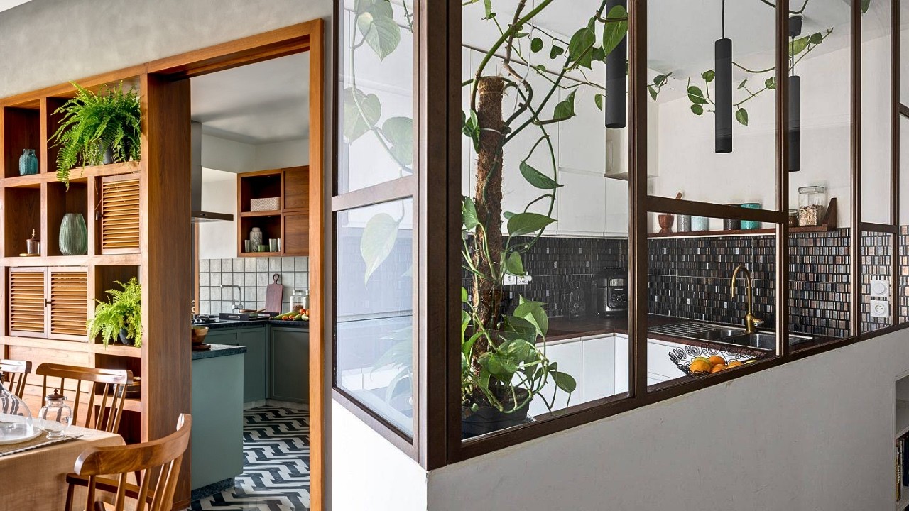 10 Small Kitchens with Partition Choices