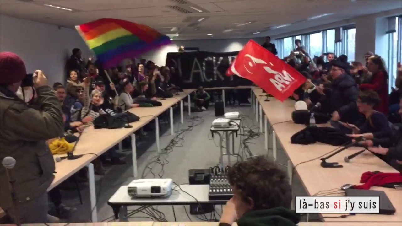 250 professeurs en gr&egrave;ve envahissent le rectorat de Paris