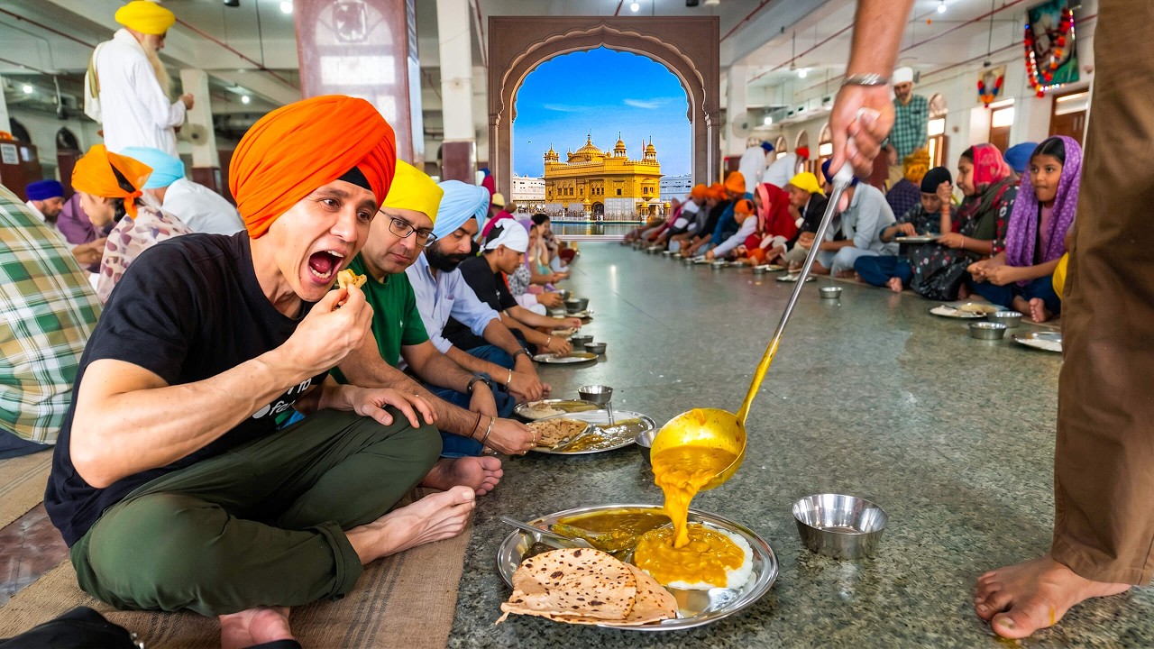 Inside the World&rsquo;s Largest Kitchen in India (100,000 People Per Day!!)