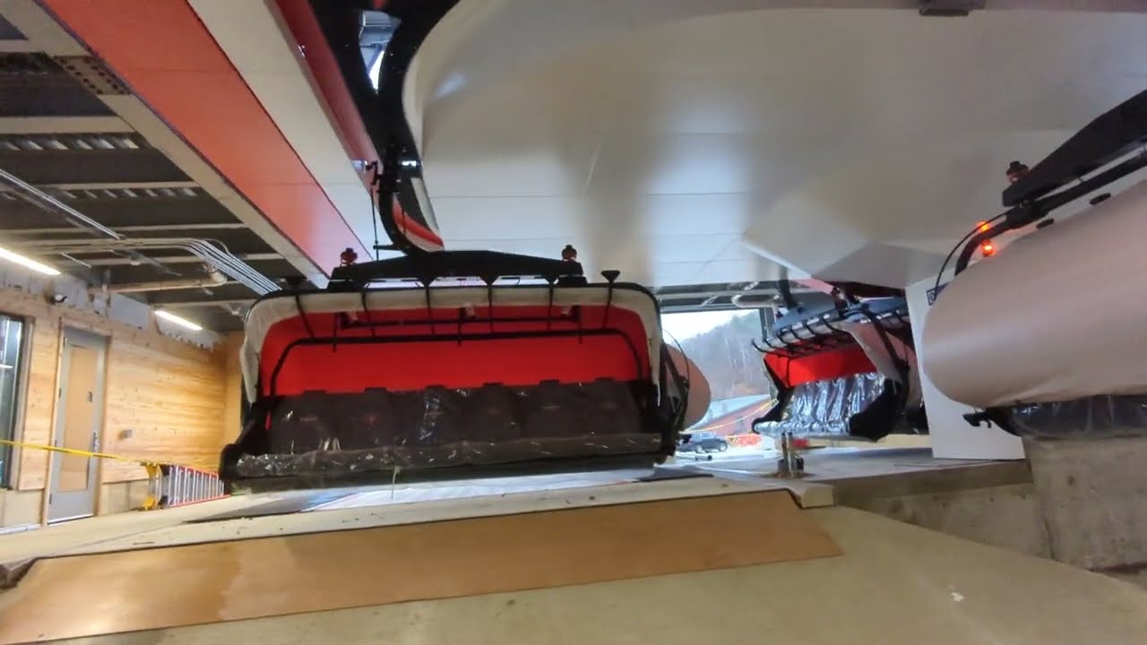 Station Carrier Feeding Doppelmayr D-LINE 6-CLD Bubble Seat Heating