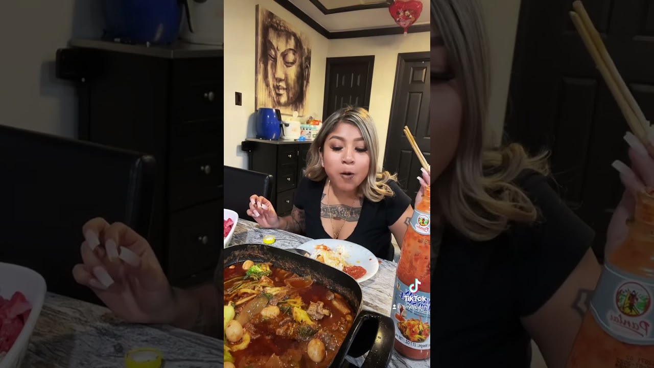 Eating Yahon Hot Pot ( Cambodian Style ) 🇰🇭🥢