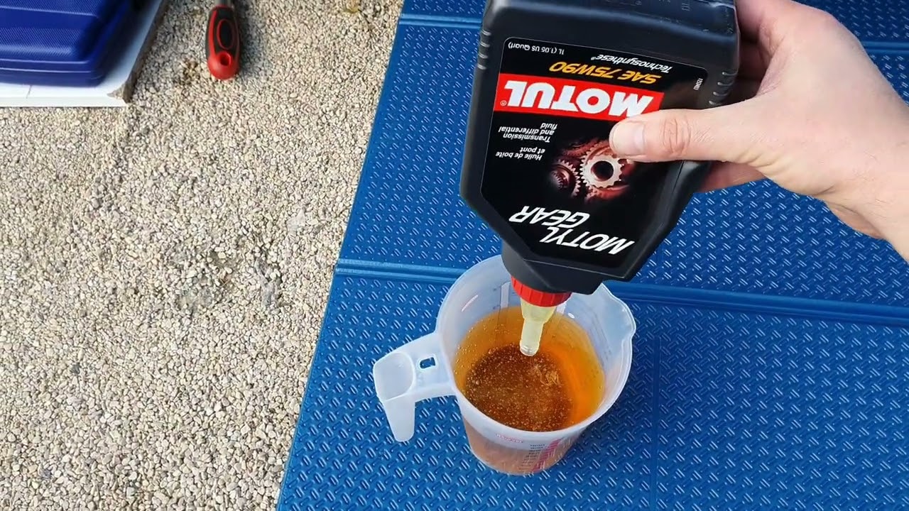 Oil change in manual gearbox Chevrolet Aveo T250