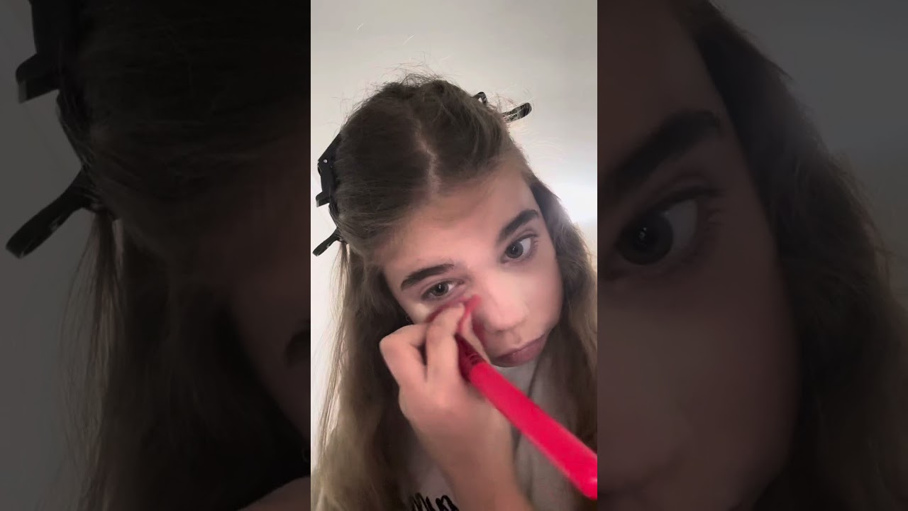 Šminkam se sestrinom šminkom❤️