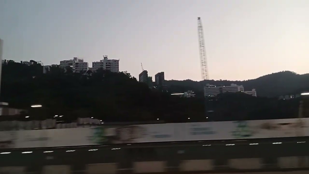 MTR East rail line R train UNI TPM 