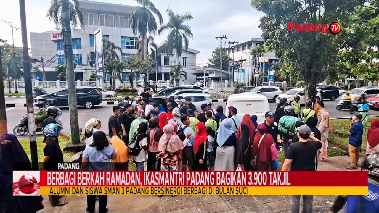 Berbagi Berkah Ramadan, Ikasmantri Padang Bagikan 3.900 Takjil
