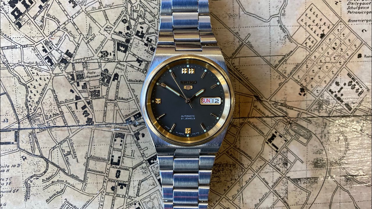 Delightful Seiko 5 watch with integrated bracelet