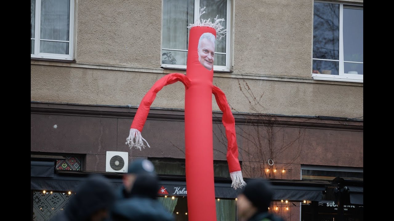 Proteste A. Mamontavas ragino G. Nausėdą atsibusti: skyrė dainą