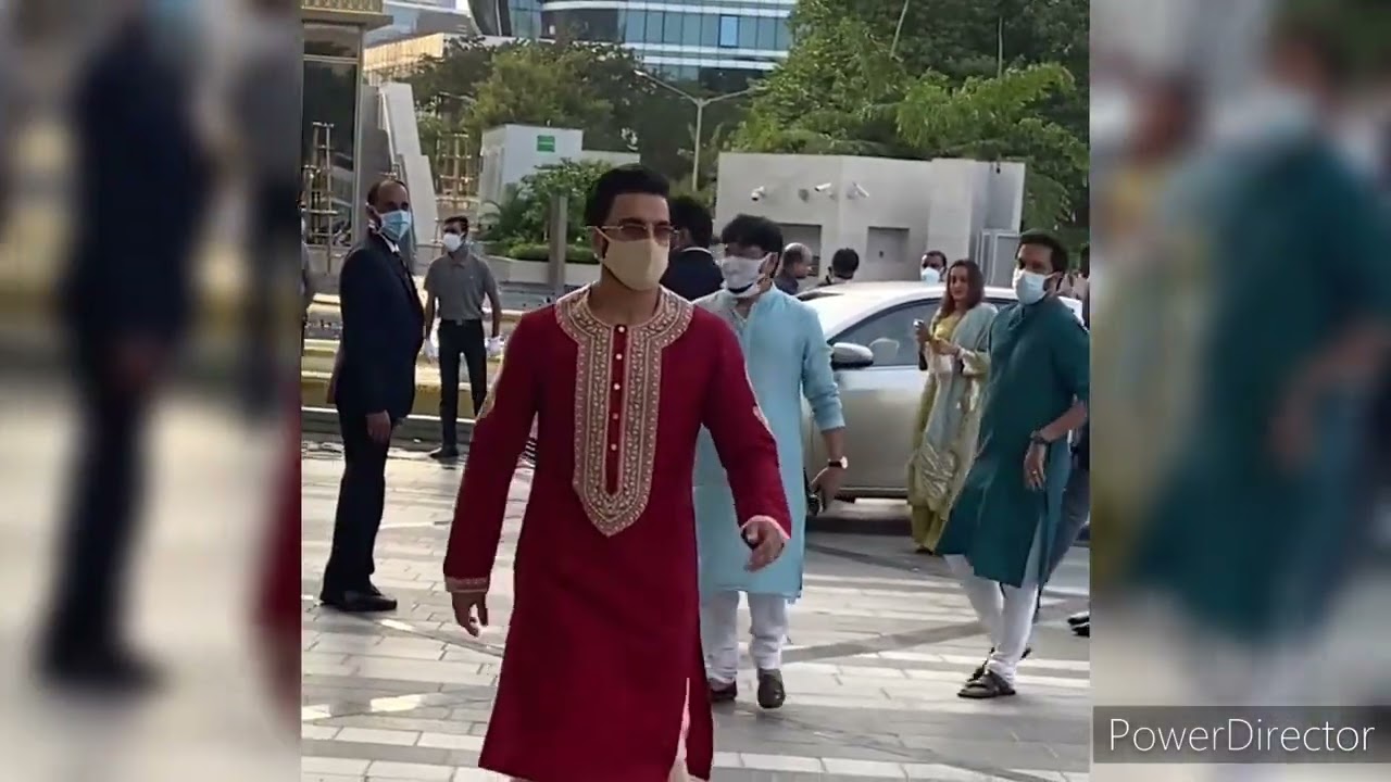 Aamir Khan, Salman Khan at the wedding of billionaire Mukesh Ambani / kurolesit