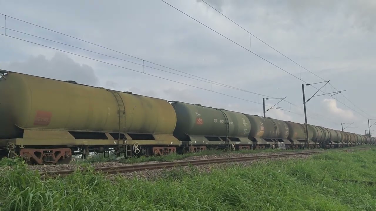 Brand New WAG9hc Pulling Oli Tanker Goods Train// 6000HP Powerful locomotive// Jaypurna vlogs 
