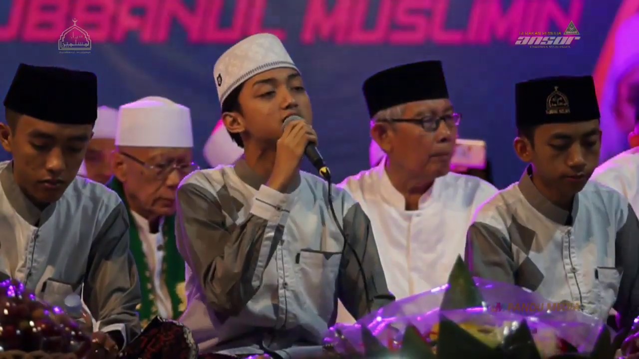 Gus Azmi || Kami Santri Bukan Artis || Sholawat Syubbanul Muslimin