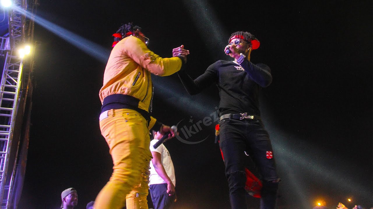DIAMOND ahamagara LOLILO kuri stage
