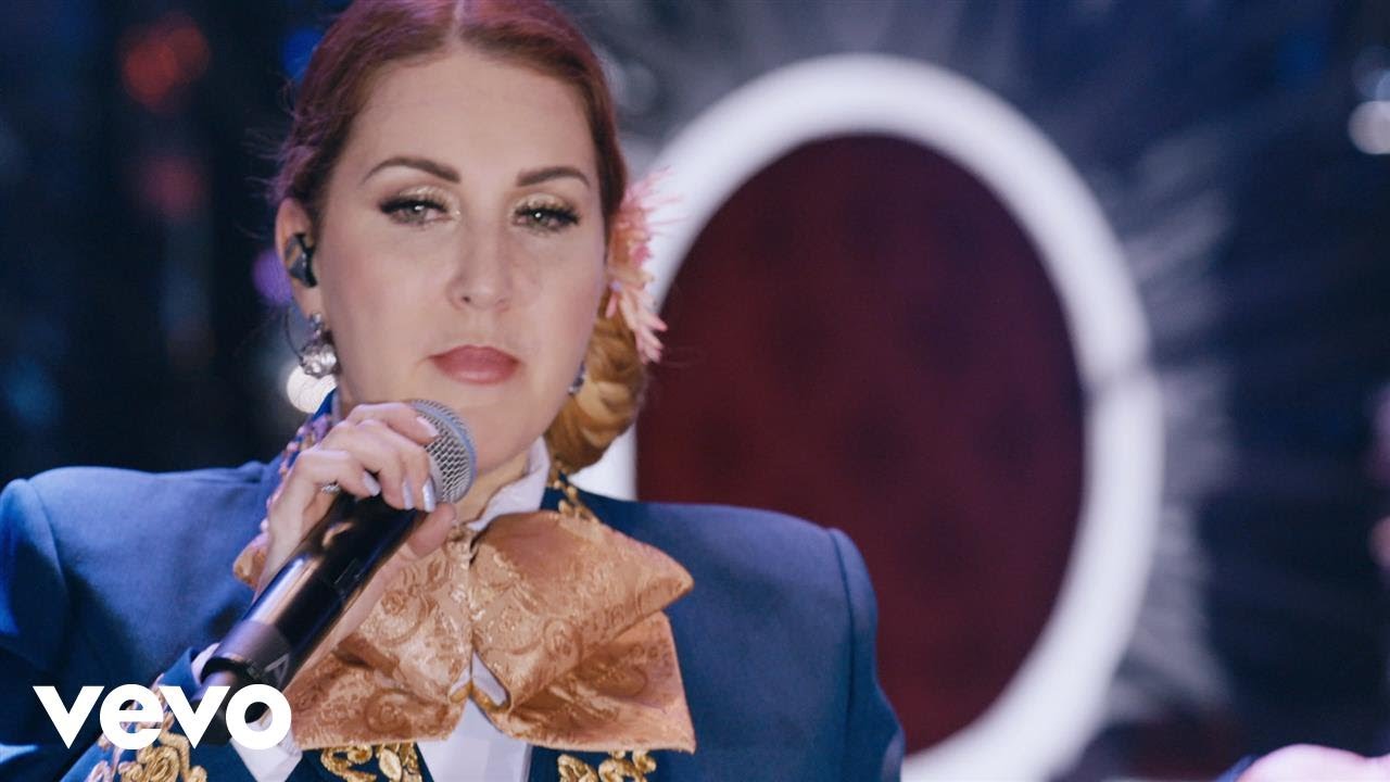 Alicia Villarreal - La Jefa