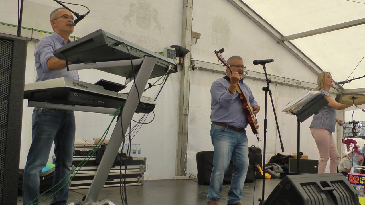 el grupo musical luz de luna en la carpa san mateo dia 1 de julio del 2017 teldeenfiestas