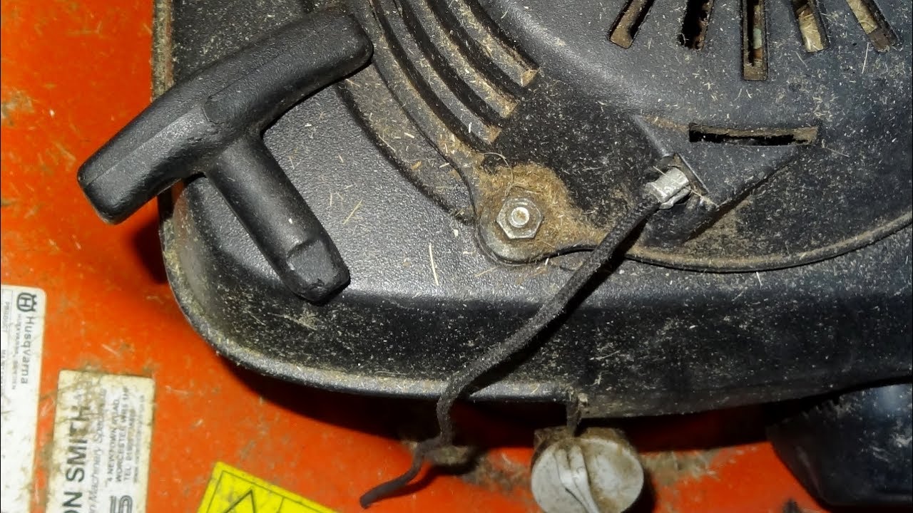 Replacing Starter Pull Cord Husqvarna R 53SV Self Propelled Lawn Mower With Honda GCV160 Engine