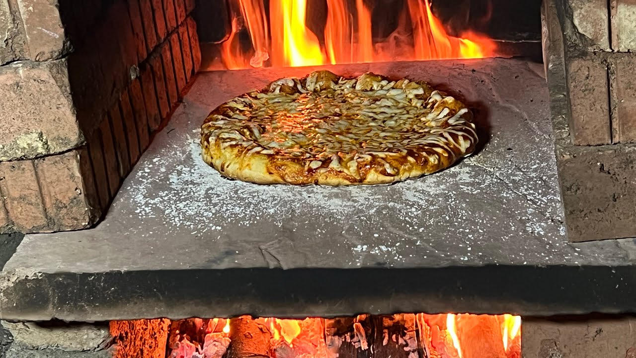 Make your own wood fired pizza oven at home in less than 10 minutes