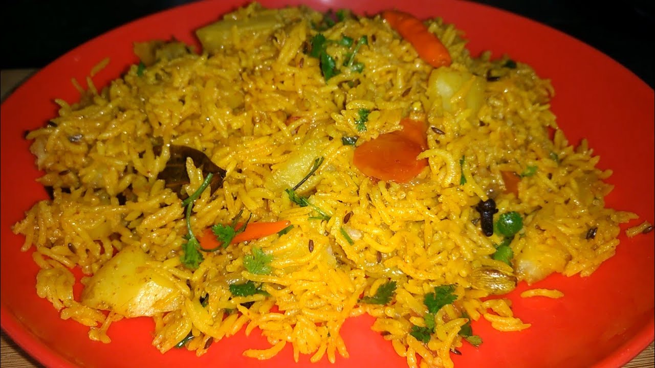 आलू की ताहिरी बनाने का आसान तरीका - Aloo Tahiri Recipe