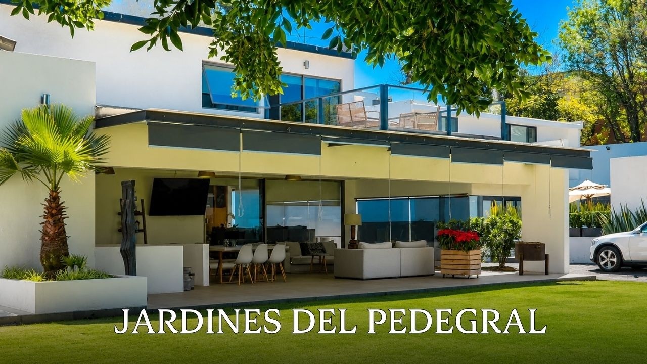 Casa de LUJO en Jardines del Pedregal | Solo 6 casas en el fraccionamiento privado