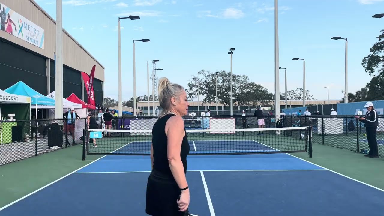 Sarah Bowman vs. Cantillon Endara APP Vlasic Classic, Daytona Beach, Senior Pro Singles Game 1.