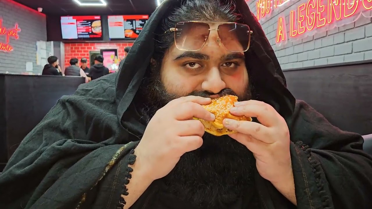 ONE OF MY SUPPORTERS SENT ME TO EAT AT THIS SHOP | LEGENDS | THE FOOD GOVERNOR |
