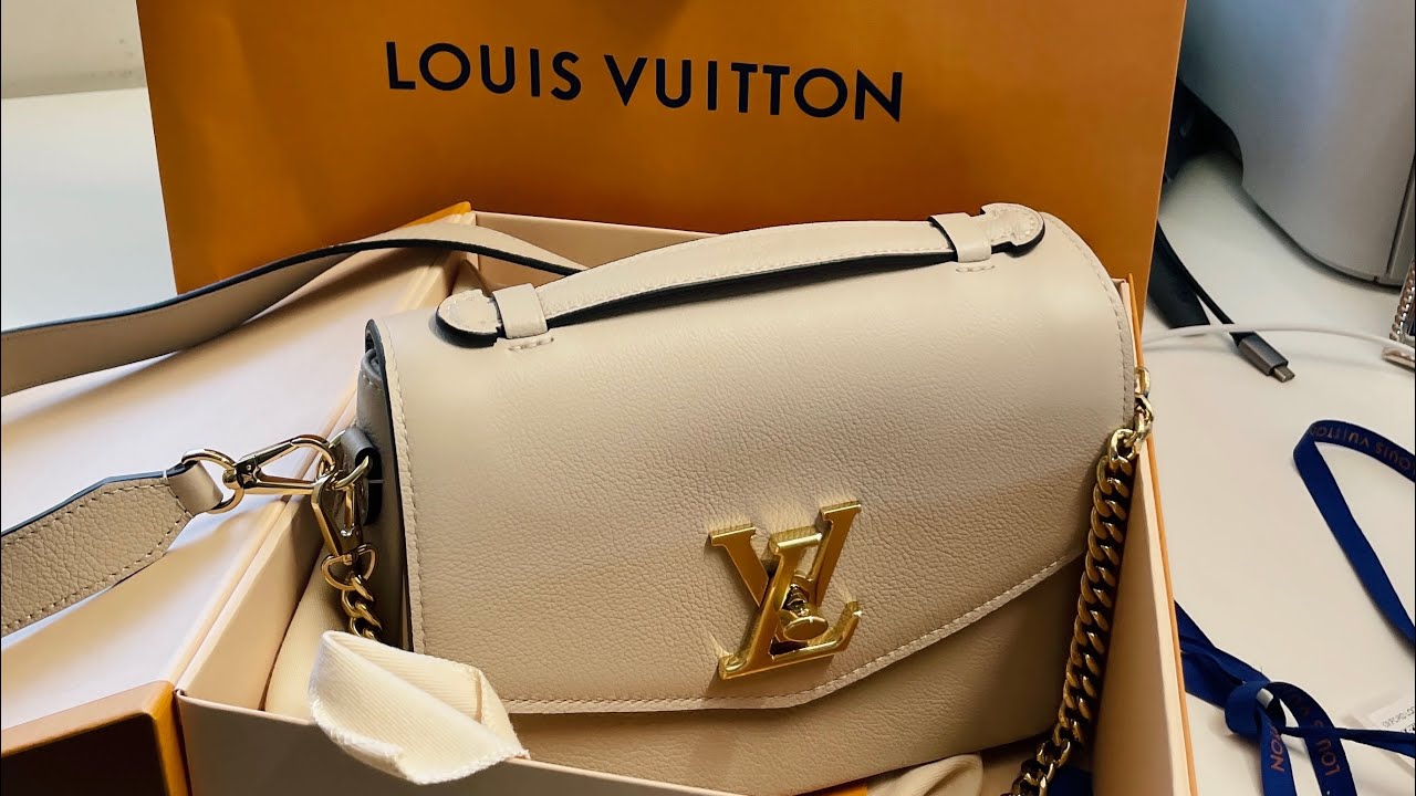 Unboxing NEW Louis Vuitton LockMe Oxford Bag- Greige color #unboxing #louisvuittonbag #oxfordbag