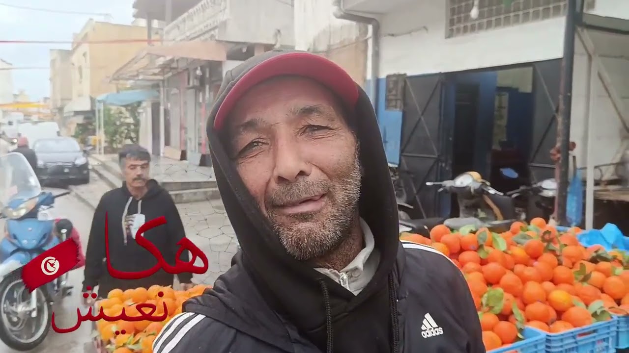 В Джабаль аль-Ахмаре наши дела всегда мирные. Нам не нужны никакие чиновники; мы заняты друг друг...