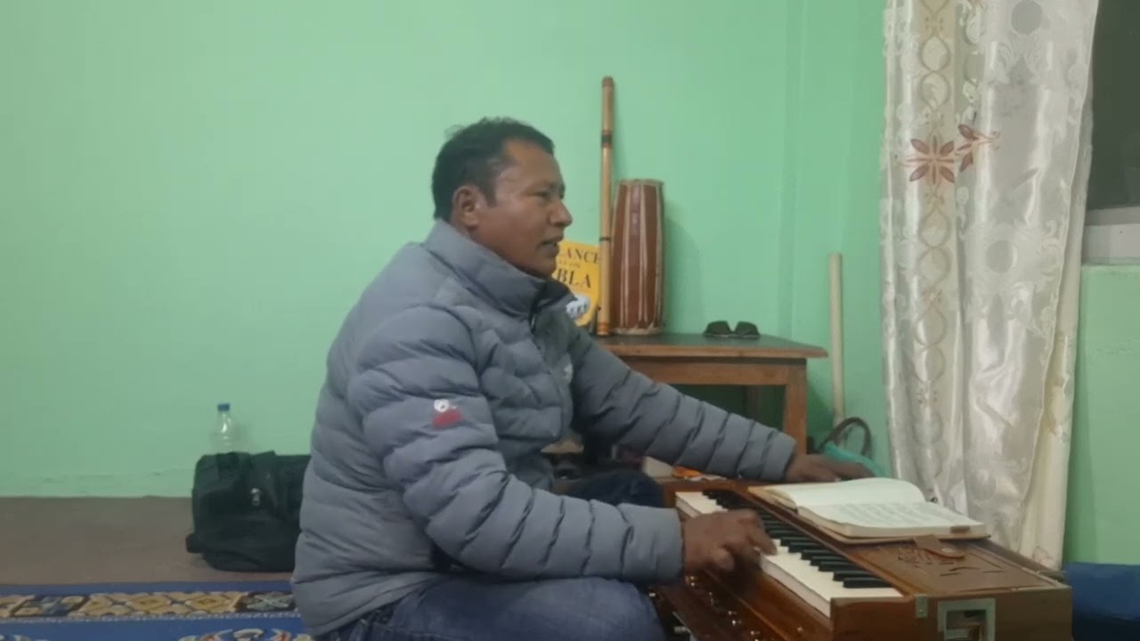 seto seto he krishna kamero mato radha krishna aaudaichhan yo bato.# converting god song#kb khadka?